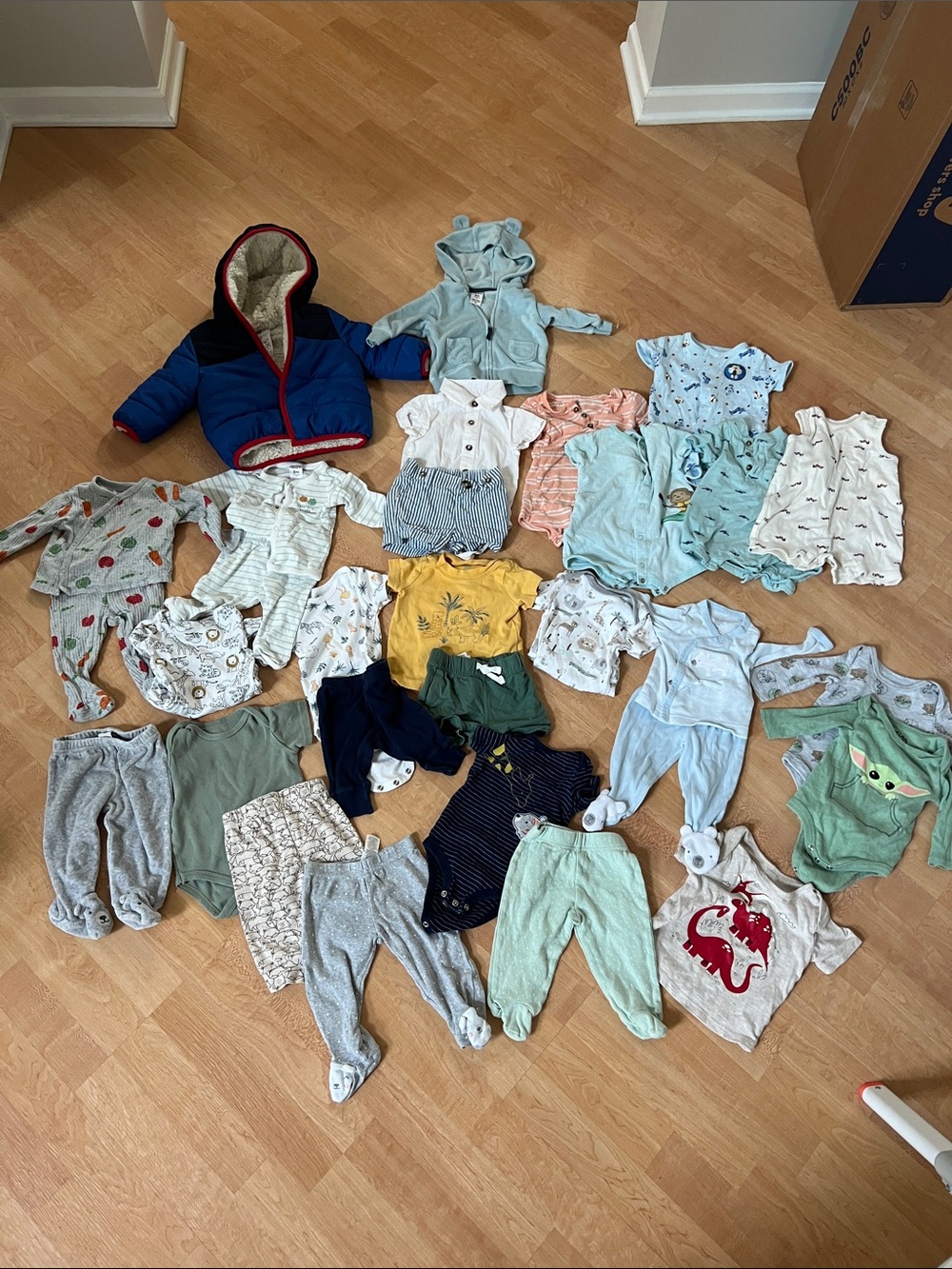 Lot of 30 Carter's Cat and Jack Gerber Gap Disney Baby 0-3M 3M Boys outfit Lot